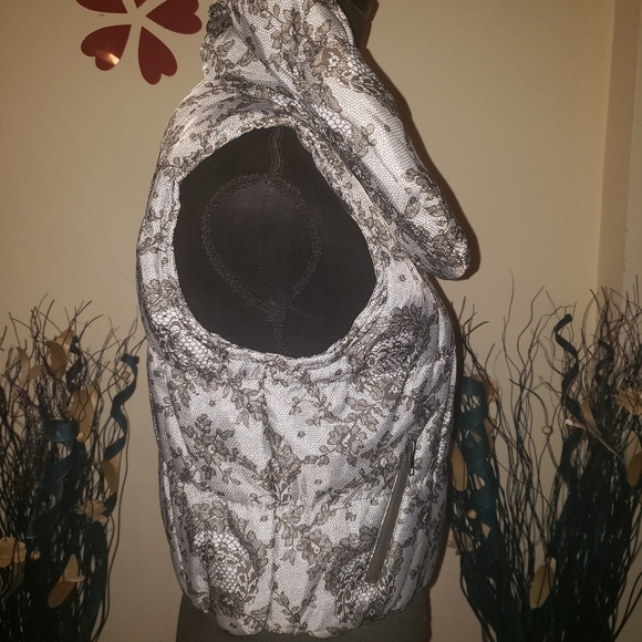 Puffer Vest - Picture 7 of 7